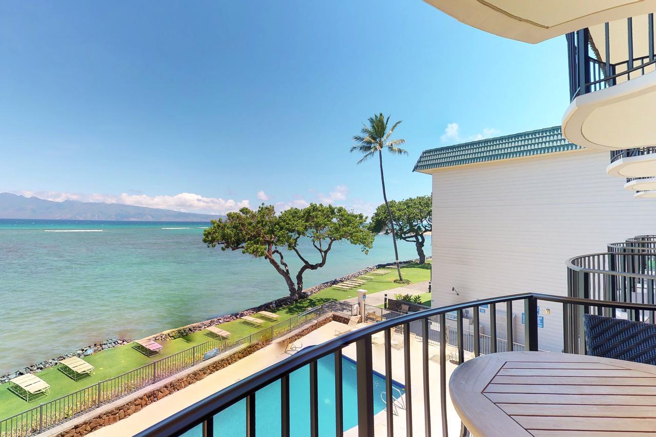 Kahana Reef Oceanfront Condos Exterior photo